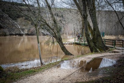 La Confederación Hidrográfica del Duero recomienda extremar la precaución en todo el cauce.