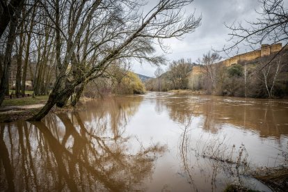La Confederación Hidrográfica del Duero recomienda extremar la precaución en todo el cauce.