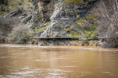 La Confederación Hidrográfica del Duero recomienda extremar la precaución en todo el cauce.