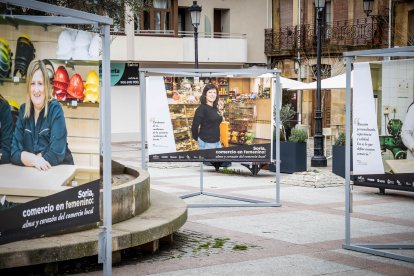 La muestra puede verse en la plaza del Olivo hasta el 11 de abril.