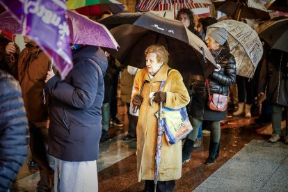 Multitudinaria manifestación del 8M por el centro de Soria.