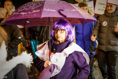 Multitudinaria manifestación del 8M por el centro de Soria.