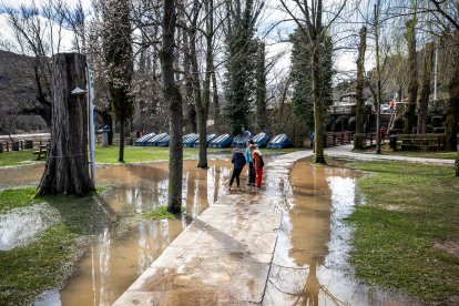 La borrasca Jana desborda las márgenes del Duero y alguno de sus afluentes en Soria.