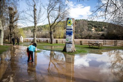 La borrasca Jana desborda las márgenes del Duero y alguno de sus afluentes en Soria.