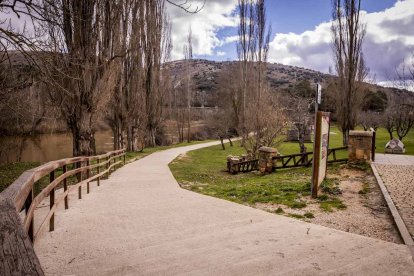 Un paseo junto al Duero sirve como muestra de la bravura de las aguas