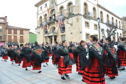 Covaleda abre su X Feria del Chorizo y el Concurso al ‘Mejor Chorizo del Mundo'