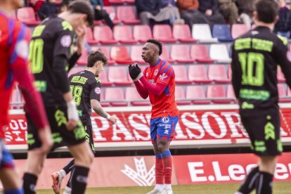 Este empate pone en peligro conseguir la plaza de ascenso directo
