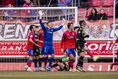 Este empate pone en peligro conseguir la plaza de ascenso directo