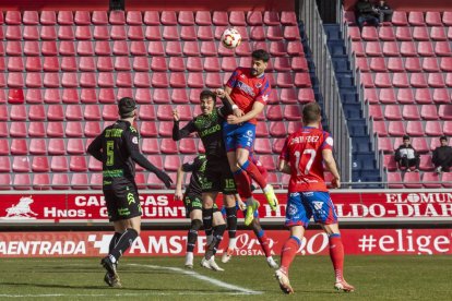 Este empate pone en peligro conseguir la plaza de ascenso directo