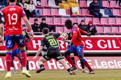 Este empate pone en peligro conseguir la plaza de ascenso directo