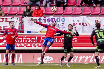 Este empate pone en peligro conseguir la plaza de ascenso directo