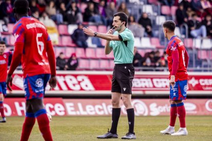 Este empate pone en peligro conseguir la plaza de ascenso directo