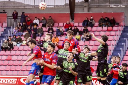 Este empate pone en peligro conseguir la plaza de ascenso directo