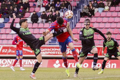 Este empate pone en peligro conseguir la plaza de ascenso directo