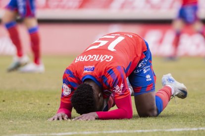 Este empate pone en peligro conseguir la plaza de ascenso directo