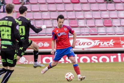 Este empate pone en peligro conseguir la plaza de ascenso directo