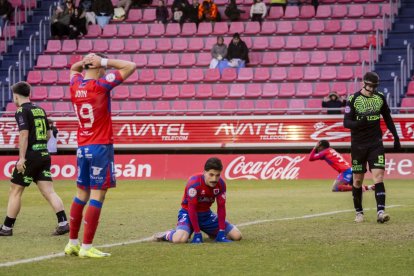 Este empate pone en peligro conseguir la plaza de ascenso directo
