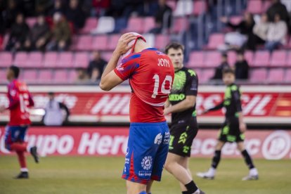 Este empate pone en peligro conseguir la plaza de ascenso directo