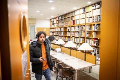 El centro abrió sus puertas para recibir a los alumnos interesados en sus bachilleratos, grados y ciclos.