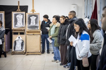 El centro abrió sus puertas para recibir a los alumnos interesados en sus bachilleratos, grados y ciclos.