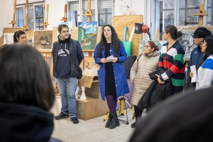 El centro abrió sus puertas para recibir a los alumnos interesados en sus bachilleratos, grados y ciclos.