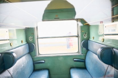 Visita de los trenes históricos del Torrenzo Express a Soria con vagones y locomotoras singulares.