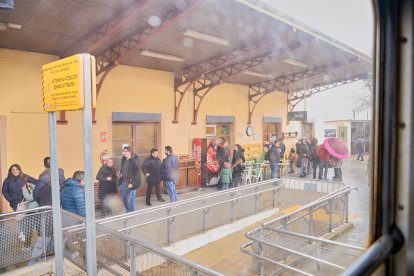 Visita de los trenes históricos del Torrenzo Express a Soria con vagones y locomotoras singulares.