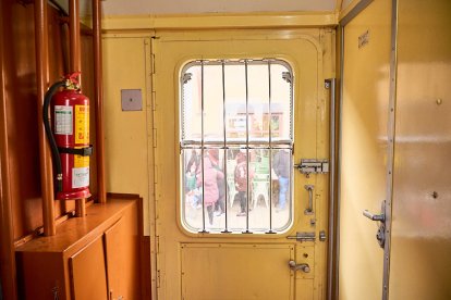Visita de los trenes históricos del Torrenzo Express a Soria con vagones y locomotoras singulares.