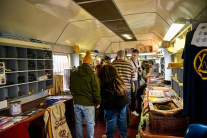 Visita de los trenes históricos del Torrenzo Express a Soria con vagones y locomotoras singulares.