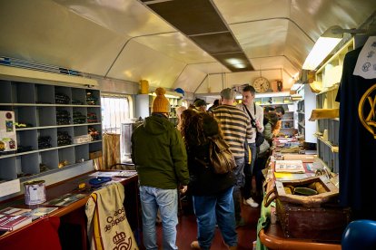Visita de los trenes históricos del Torrenzo Express a Soria con vagones y locomotoras singulares.