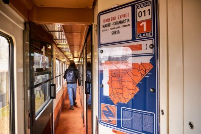 Visita de los trenes históricos del Torrenzo Express a Soria con vagones y locomotoras singulares.