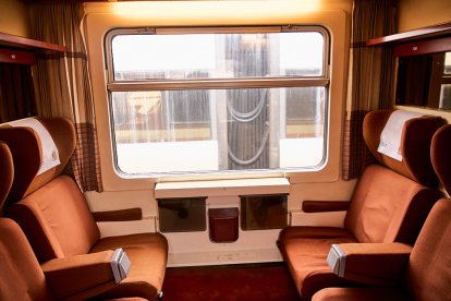 Visita de los trenes históricos del Torrenzo Express a Soria con vagones y locomotoras singulares.