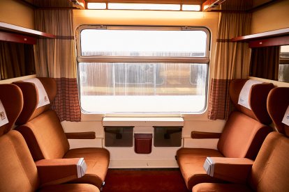 Visita de los trenes históricos del Torrenzo Express a Soria con vagones y locomotoras singulares.