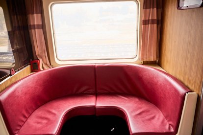 Visita de los trenes históricos del Torrenzo Express a Soria con vagones y locomotoras singulares.