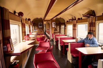 Visita de los trenes históricos del Torrenzo Express a Soria con vagones y locomotoras singulares.