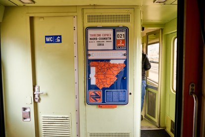 Visita de los trenes históricos del Torrenzo Express a Soria con vagones y locomotoras singulares.