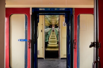 Visita de los trenes históricos del Torrenzo Express a Soria con vagones y locomotoras singulares.