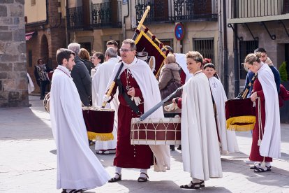 Nueve cofradías de Soria, La Rioja, Navarra y Zaragoza participaron en la XXVII Exaltación de la Corneta, Tambor y Bombo de Ágreda.