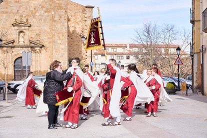 Nueve cofradías de Soria, La Rioja, Navarra y Zaragoza participaron en la XXVII Exaltación de la Corneta, Tambor y Bombo de Ágreda.