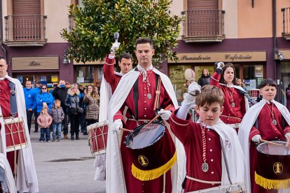Nueve cofradías de Soria, La Rioja, Navarra y Zaragoza participaron en la XXVII Exaltación de la Corneta, Tambor y Bombo de Ágreda.