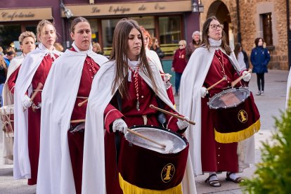 Nueve cofradías de Soria, La Rioja, Navarra y Zaragoza participaron en la XXVII Exaltación de la Corneta, Tambor y Bombo de Ágreda.