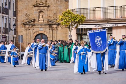Nueve cofradías de Soria, La Rioja, Navarra y Zaragoza participaron en la XXVII Exaltación de la Corneta, Tambor y Bombo de Ágreda.