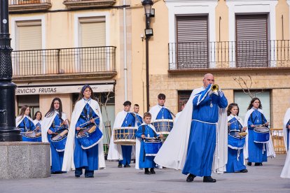 Nueve cofradías de Soria, La Rioja, Navarra y Zaragoza participaron en la XXVII Exaltación de la Corneta, Tambor y Bombo de Ágreda.