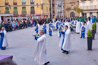 Nueve cofradías de Soria, La Rioja, Navarra y Zaragoza participaron en la XXVII Exaltación de la Corneta, Tambor y Bombo de Ágreda.