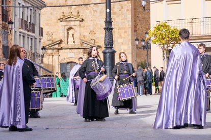 Nueve cofradías de Soria, La Rioja, Navarra y Zaragoza participaron en la XXVII Exaltación de la Corneta, Tambor y Bombo de Ágreda.
