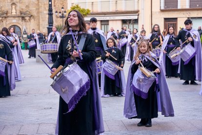Nueve cofradías de Soria, La Rioja, Navarra y Zaragoza participaron en la XXVII Exaltación de la Corneta, Tambor y Bombo de Ágreda.