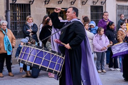 Nueve cofradías de Soria, La Rioja, Navarra y Zaragoza participaron en la XXVII Exaltación de la Corneta, Tambor y Bombo de Ágreda.