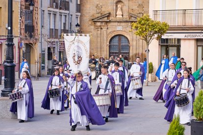 Nueve cofradías de Soria, La Rioja, Navarra y Zaragoza participaron en la XXVII Exaltación de la Corneta, Tambor y Bombo de Ágreda.
