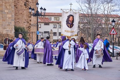 Nueve cofradías de Soria, La Rioja, Navarra y Zaragoza participaron en la XXVII Exaltación de la Corneta, Tambor y Bombo de Ágreda.
