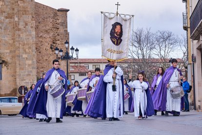 Nueve cofradías de Soria, La Rioja, Navarra y Zaragoza participaron en la XXVII Exaltación de la Corneta, Tambor y Bombo de Ágreda.